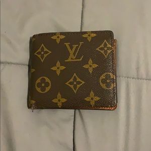 Loui Vuitton wallet.